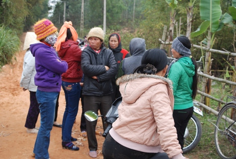 Nhiều người phán đoán, cái chết của 3 người trong gia đình anh Hùng là do ngạt khí than