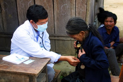 Trong khi đó tại nhiều huyện miền núi Thanh Hóa đội ngũ y, bác sĩ vẫn đang thiếu Trong khi đó tại nhiều huyện miền núi Thanh Hóa đội ngũ y, bác sĩ vẫn đang thiếu