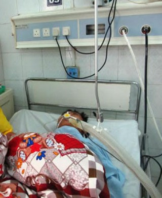 Anh Hùng vẫn trong tình trạng nguy kịch Anh Hùng vẫn trong tình trạng nguy kịch