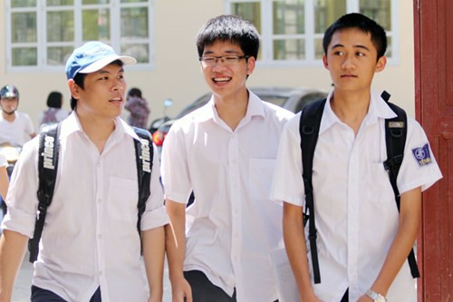 Các thí sinh tham dự kỳ thi tốt nghiệp sáng nay Các thí sinh tham dự kỳ thi tốt nghiệp sáng nay