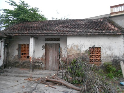 Căn nhà đơn sơ nơi bà C sinh sống Căn nhà đơn sơ nơi bà C sinh sống