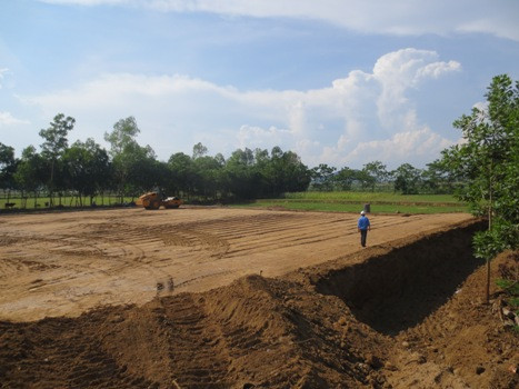 Chợ có chiều dài dọc đê 34m, chiều rộng vuông góc với đê 24m… Chợ có chiều dài dọc đê 34m, chiều rộng vuông góc với đê 24m…