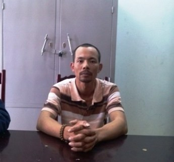 Đối tượng điều khiển xe vượt trạm cân bị tạm giữ tại cơ quan chức năng. Đối tượng điều khiển xe vượt trạm cân bị tạm giữ tại cơ quan chức năng.