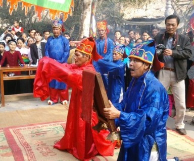 Lễ vật được dâng lên các thần linh, cầu mong cho một năm mưa thuận gió hòa Lễ vật được dâng lên các thần linh, cầu mong cho một năm mưa thuận gió hòa