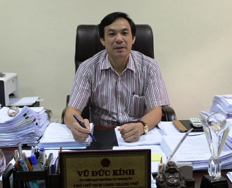 Ông Vũ Đức Kính - Phó chủ tịch UBND TP. Thanh Hóa trao đổi với GDVN