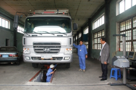 Công tác đăng kiểm phải được thực hiện một cách chặt chẽ để đảo bảo độ an toàn cho các phương tiện Công tác đăng kiểm phải được thực hiện một cách chặt chẽ để đảo bảo độ an toàn cho các phương tiện