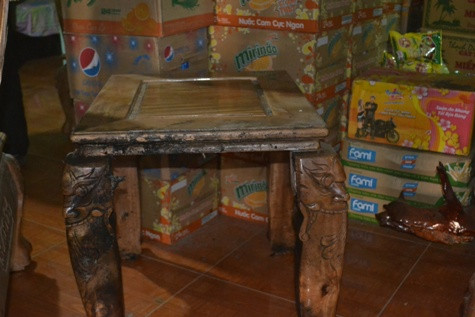 Chiếc ghế ngồi bị cháy xém và hư hỏng một phần