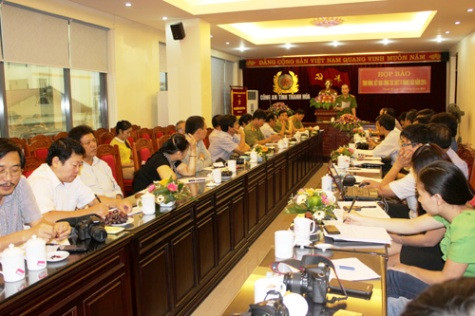 Quang cảnh buổi họp báo Quang cảnh buổi họp báo