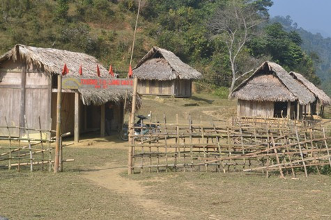 Nhiều trường "ăn dè, hà tiện" để dành thưởng Tết ảnh 2 Nhiều trường "ăn dè, hà tiện" để dành thưởng Tết ảnh 2