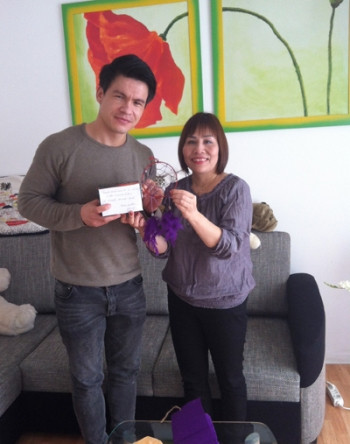 Michel (trái) chuẩn bị sang Việt Nam để đoàn tụ với cha (ảnh do nhân vật cung cấp) Michel (trái) chuẩn bị sang Việt Nam để đoàn tụ với cha (ảnh do nhân vật cung cấp)