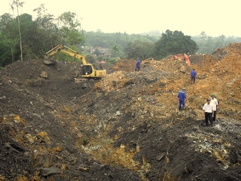 Ngày thứ 4 tìm kiếm, lực lượng cứu nạn vẫn chưa tìm thấy các nạn nhân mất tích. Ngày thứ 4 tìm kiếm, lực lượng cứu nạn vẫn chưa tìm thấy các nạn nhân mất tích.