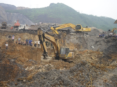 Nạn nhân thứ 3 này được tìm thấy cách vị trí tìm thấy thi thể nạn nhân thứ hai khoảng 5m, ở độ sâu 20m.