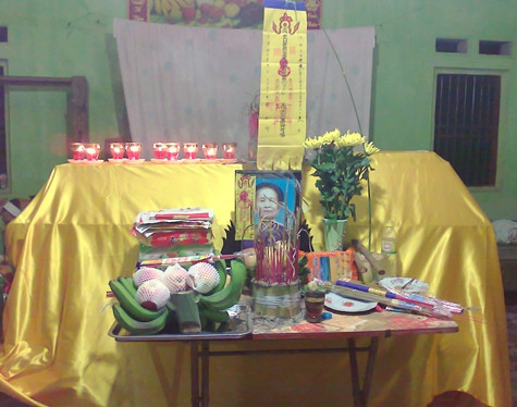 Sáng nay, thi hài của cụ Vũ Thị Hồng được an táng. Ảnh: Ngọc Khánh Sáng nay, thi hài của cụ Vũ Thị Hồng được an táng. Ảnh: Ngọc Khánh