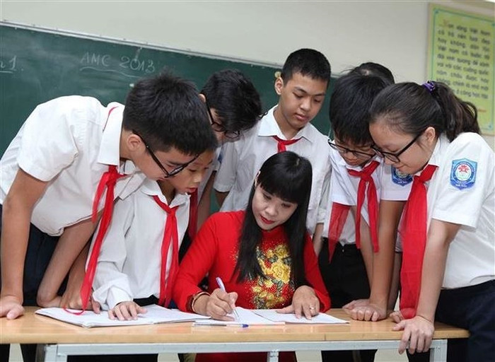 Thầy cô vững chuyên môn, quan tâm, yêu thương học trò sẽ luôn được học trò kính trọng (Ảnh minh họa: TTXVN) Thầy cô vững chuyên môn, quan tâm, yêu thương học trò sẽ luôn được học trò kính trọng (Ảnh minh họa: TTXVN)