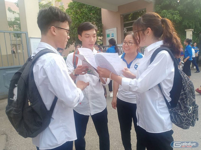 Dù phải huy động nhiều nhân lực, vật lực cho mỗi kỳ thi nhưng những hạn chế, sai sót vẫn xảy ra (Ảnh minh họa: Kim Sơn)