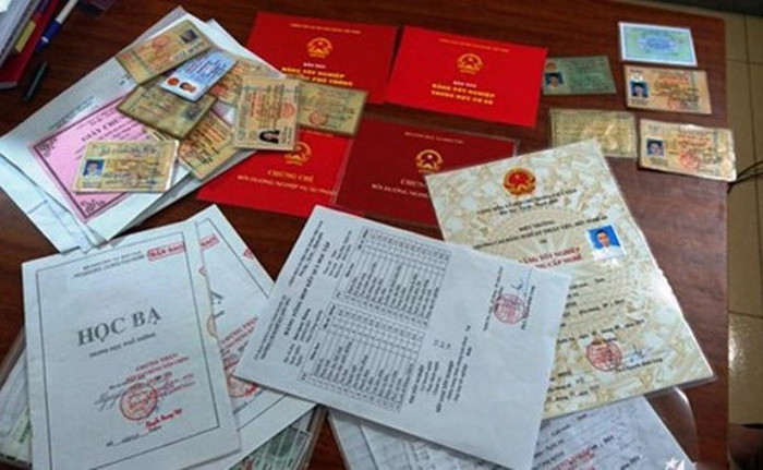 Những người tài giỏi không ai đi dùng bằng giả bao giờ (Ảnh minh họa: dangcongsan.vn) Những người tài giỏi không ai đi dùng bằng giả bao giờ (Ảnh minh họa: dangcongsan.vn)