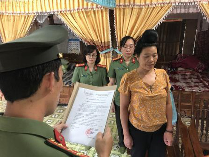 Bà Lò Thị Trường vừa bị khởi tố về tội đưa hối lộ (Ảnh: Bộ Công an) Bà Lò Thị Trường vừa bị khởi tố về tội đưa hối lộ (Ảnh: Bộ Công an)