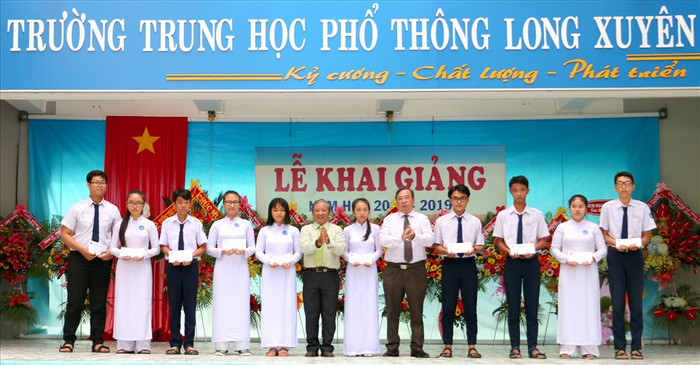 Học sinh ở An Giang sẽ khai giảng năm học 2019-2020 vào ngày 05/9 (Ảnh minh họa: Báo Lao động) Học sinh ở An Giang sẽ khai giảng năm học 2019-2020 vào ngày 05/9 (Ảnh minh họa: Báo Lao động)