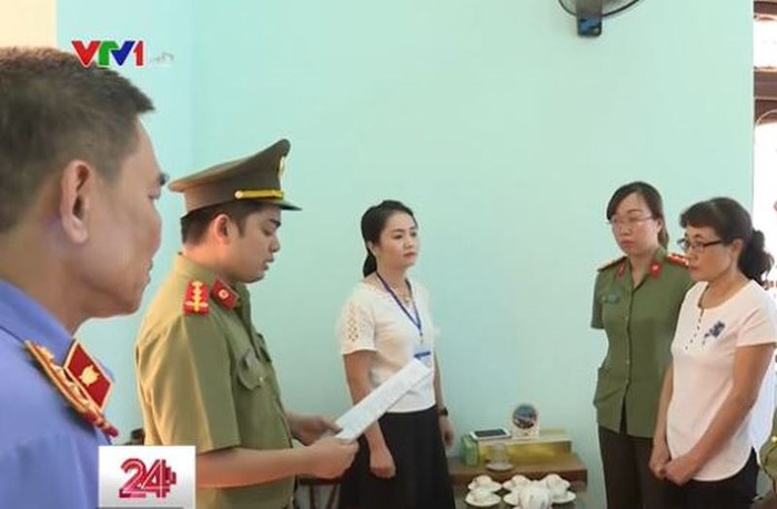 17 cán bộ, giáo viên ngành giáo dục Sơn La, Hòa Bình, Hà Giang đã bị cơ quan điều tra khởi tố, bắt giam (Ảnh: VTV.vn) 17 cán bộ, giáo viên ngành giáo dục Sơn La, Hòa Bình, Hà Giang đã bị cơ quan điều tra khởi tố, bắt giam (Ảnh: VTV.vn)