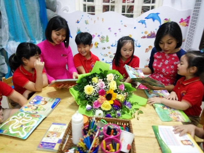 Việc trực Tết của giáo viên vẫn còn nhiều ý kiến khác nhau (Ảnh minh họa: Báo Giáo dục và Thời đại) Việc trực Tết của giáo viên vẫn còn nhiều ý kiến khác nhau (Ảnh minh họa: Báo Giáo dục và Thời đại)