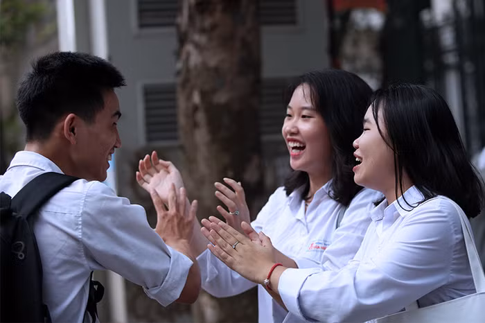 Đề thi môn Ngữ văn chính thức năm nay không hay bằng đề thi dự bị ảnh 3 Đề thi môn Ngữ văn chính thức năm nay không hay bằng đề thi dự bị ảnh 3