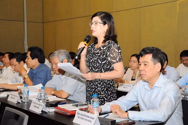 Hình ảnh các cán bộ Sở tham gia đóng góp ý kiến cho Hội nghị Hình ảnh các cán bộ Sở tham gia đóng góp ý kiến cho Hội nghị