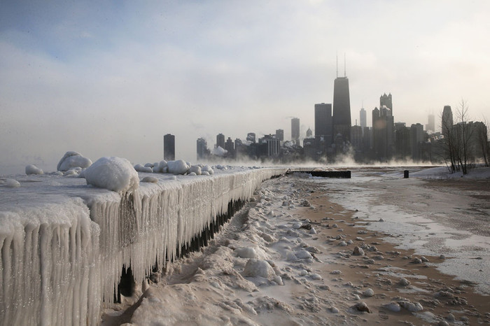 Hồ Michigan bị đóng băng. Hồ Michigan bị đóng băng.