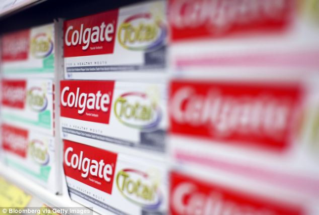 Triclosan trong Colgate gây ung thư: Bộ Y tế cần vào cuộc ảnh 2