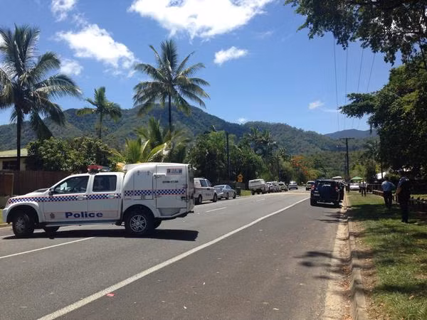 Cảnh sát Úc đã phong tỏa căn nhà và con đường phía trước.