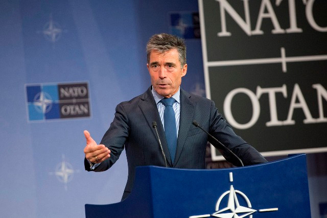 Tổng thư ký NATO Anders Fogh Rasmussen. Tổng thư ký NATO Anders Fogh Rasmussen.