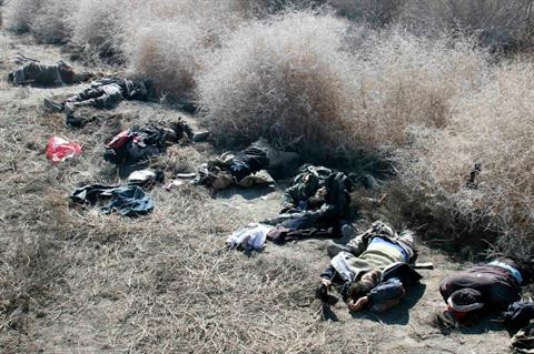 Thi thể các phiến quân Syria thiệt mạng trong cuộc phục kích. Thi thể các phiến quân Syria thiệt mạng trong cuộc phục kích.