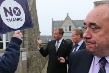 Thủ hiến Scotland Alex Salmond (phải). Thủ hiến Scotland Alex Salmond (phải).