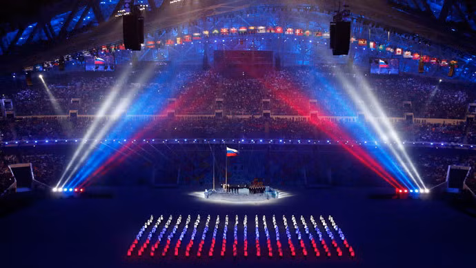 Sân khấu chính trong lễ khai mạc.