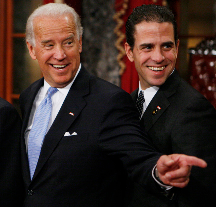 Phó Tổng thống Mỹ Joe Biden và người con trai út Hunter Biden.