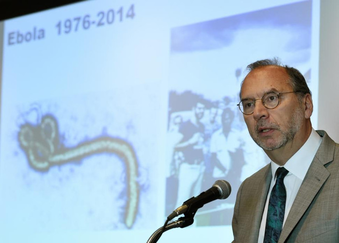 Nhà sinh vật học người Bỉ Peter Piot. Nhà sinh vật học người Bỉ Peter Piot.