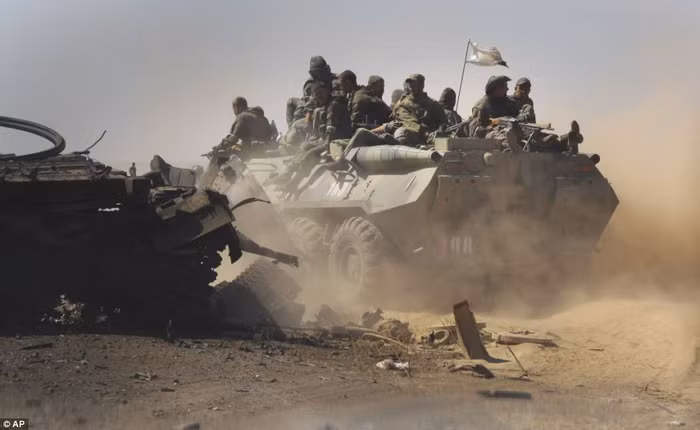 Lực lượng ủng hộ Nga gần Novokaterynivka.