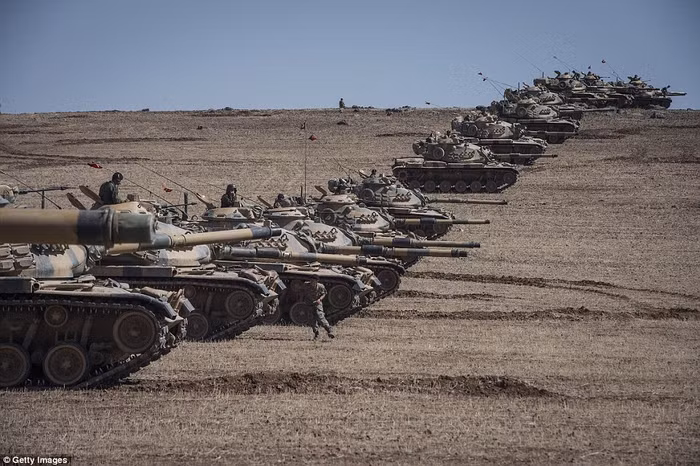 Quân đội Thổ Nhĩ Kỳ triển khai gần biên giới Syria.