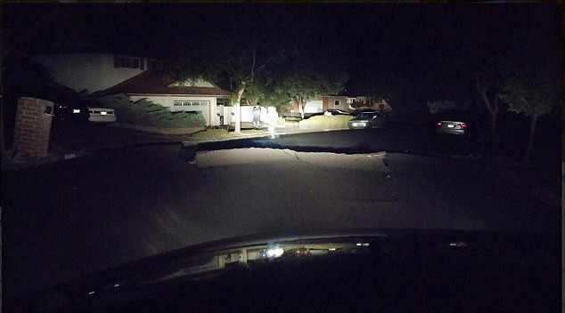 Đây là trận động đất mạnh nhất trong 25 năm qua tấn công nước Mỹ. Đây là trận động đất mạnh nhất trong 25 năm qua tấn công nước Mỹ.