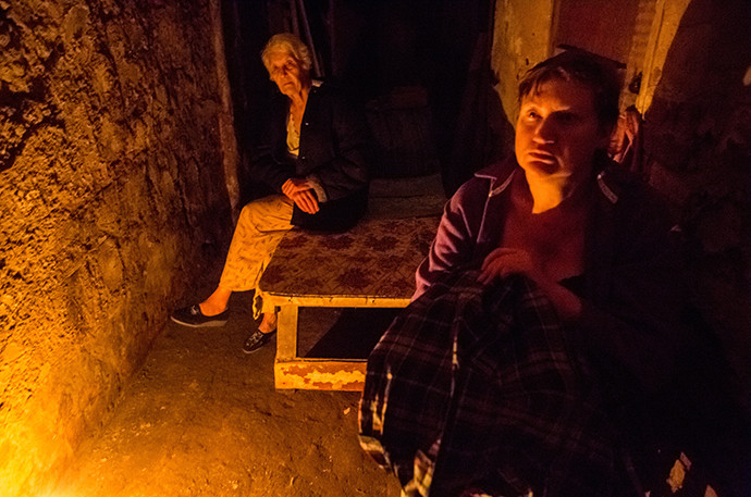 Người dân Slaviansk dưới hầm trú ẩn. Người dân Slaviansk dưới hầm trú ẩn.