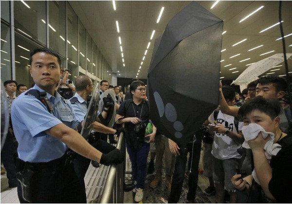 Bắc Kinh trước mắt có rất ít giải pháp cho vấn đề hiện nay ở Hồng Kông. Bắc Kinh trước mắt có rất ít giải pháp cho vấn đề hiện nay ở Hồng Kông.