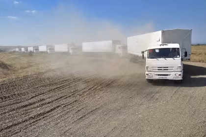 Đoàn xe chở hàng viện trợ nhân đạo của Nga cho khu vực Đông Ukraine.