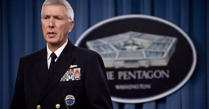 Đô đốc Samuel Locklear, Tư lệnh Bộ Tư lệnh Thái Bình Dương của Mỹ. Đô đốc Samuel Locklear, Tư lệnh Bộ Tư lệnh Thái Bình Dương của Mỹ.