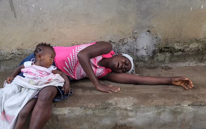 Dự đoán số trường hợp nhiễm bệnh có thể lên tới 1,4 triệu người vào tháng 1/2015 nếu đại dich không được kiểm soát. Dự đoán số trường hợp nhiễm bệnh có thể lên tới 1,4 triệu người vào tháng 1/2015 nếu đại dich không được kiểm soát.