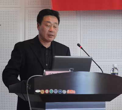 Học giả Trung Quốc Đát Chí Cương.