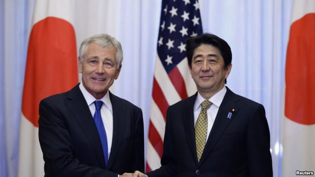 Bộ trưởng Quốc phòng Mỹ Chuck Hagel và Thủ tướng Nhật Bản Shinzo Abe. Bộ trưởng Quốc phòng Mỹ Chuck Hagel và Thủ tướng Nhật Bản Shinzo Abe.