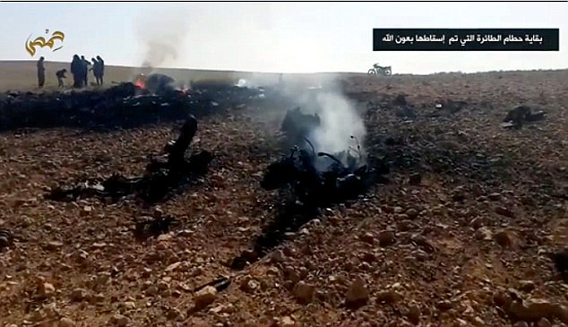 Xác chiếc máy bay bốc cháy khi được tìm thấy.