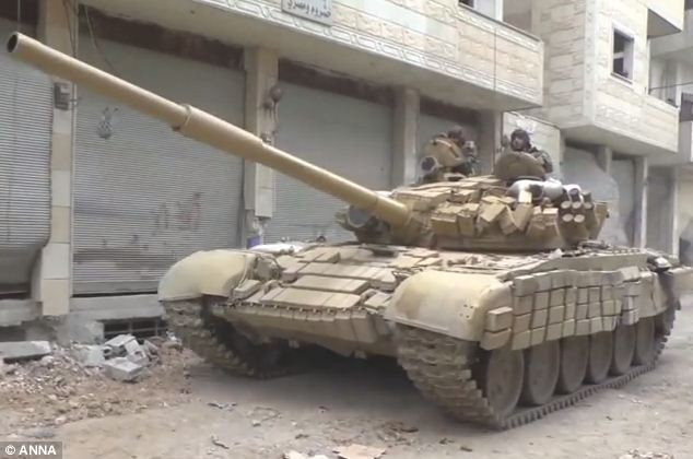 Quân đội Syria tấn công thành trì phiến quân. Quân đội Syria tấn công thành trì phiến quân.