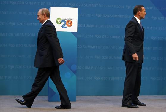 Tổng thống Nga Vladimir Putin (trái) tại G20. Tổng thống Nga Vladimir Putin (trái) tại G20.