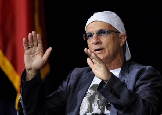 Danh tiếng và tài năng của Jimmy Iovine có thể giúp Apple thâm nhập nhanh và sâu hơn trong ngành công nghiệp âm nhạc trực tuyến đang nở rộ. Danh tiếng và tài năng của Jimmy Iovine có thể giúp Apple thâm nhập nhanh và sâu hơn trong ngành công nghiệp âm nhạc trực tuyến đang nở rộ.