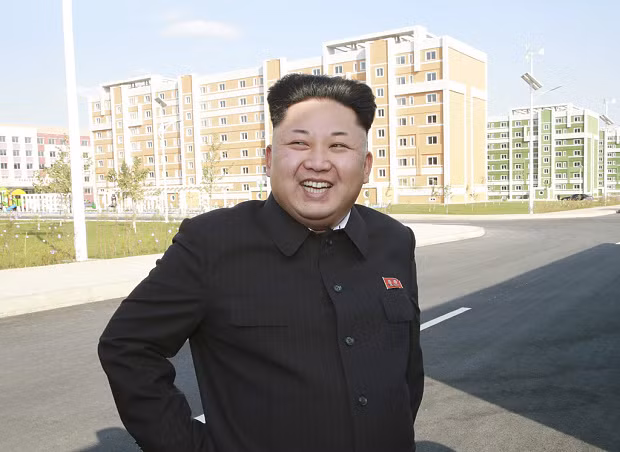 Nhà lãnh đạo Triều Tiên Kim Jong-un được cho là đã thay thế một loạt quan chức cấp cao sau vụ thanh trừng người chú rể Jang Song-thaek để củng cố quyền lực. Nhà lãnh đạo Triều Tiên Kim Jong-un được cho là đã thay thế một loạt quan chức cấp cao sau vụ thanh trừng người chú rể Jang Song-thaek để củng cố quyền lực.